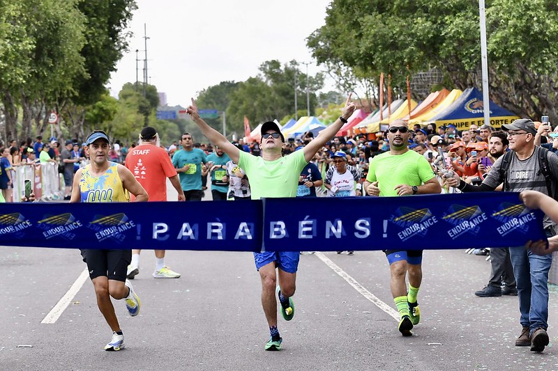 Prefeito David Almeida participa da Maratona Internacional de Manaus e destaca grande adesão da população