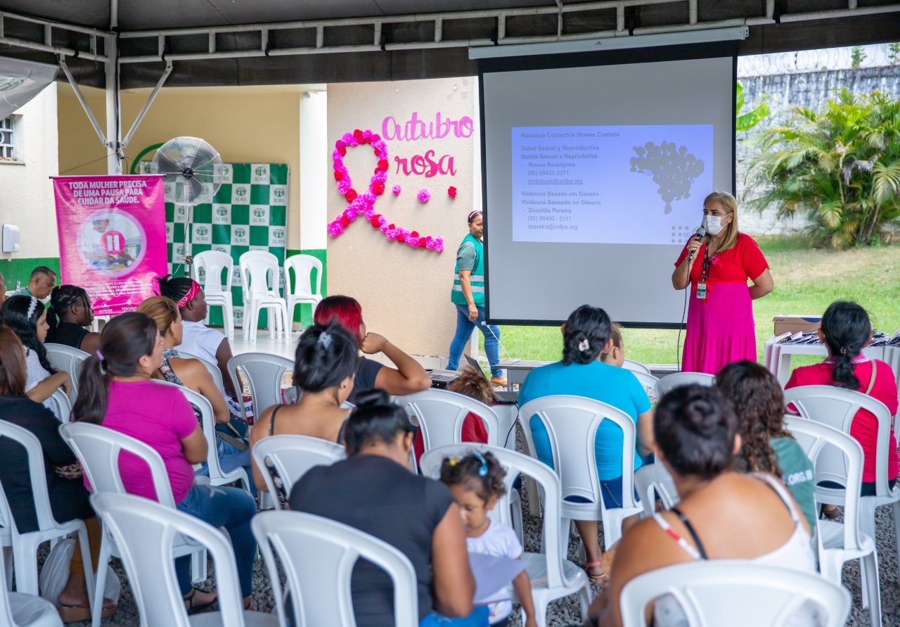 Prefeitura de Manaus beneficia migrantes e refugiadas com ação do ‘Outubro Rosa’ na zona Sul