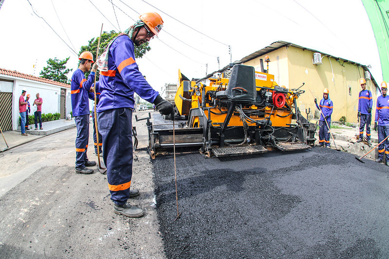 Prefeitura de Manaus contempla nova rua do bairro Planalto com os serviços de recapeamento asfáltico