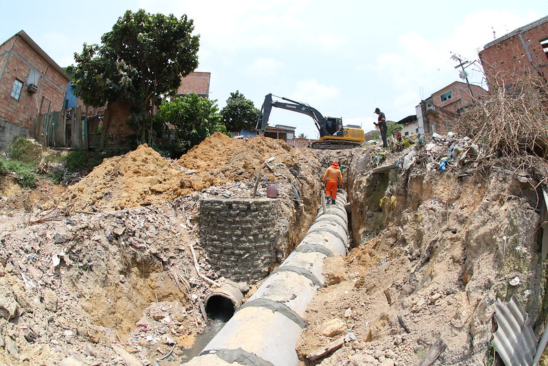 Prefeitura de Manaus implanta rede de drenagem de 150 metros de extensão no bairro Alfredo Nascimento