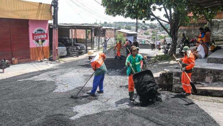 Prefeitura de Manaus leva asfalto à rua abandonada no bairro Monte Sião, zona Leste