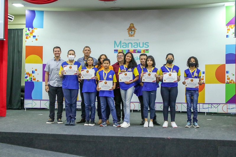 Prefeitura de Manaus premia alunos dos grêmios estudantis da Semed