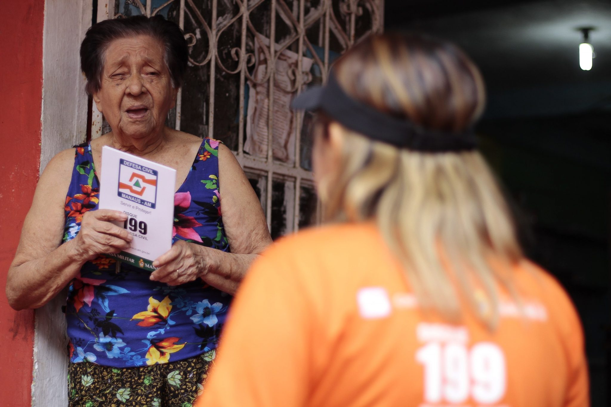 Prefeitura de Manaus realiza conscientização voltada a famílias em áreas de risco