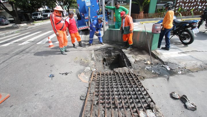 Prefeitura de Manaus recupera de forma rápida rede de drenagem rompida após forte chuva