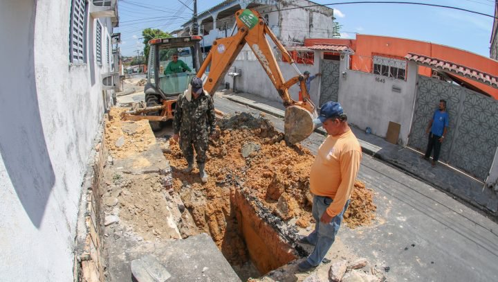 Prefeitura de Manaus recupera rede de drenagem no bairro São José