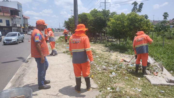 Prefeitura de Manaus reforça ação de limpeza na zona Leste