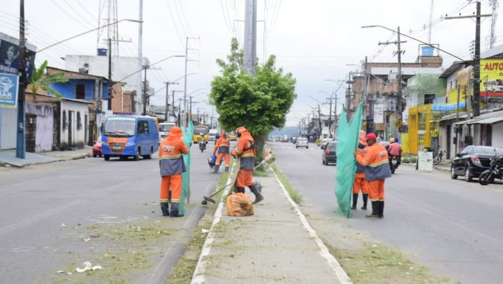 Prefeitura realiza ação conjunta na zona Leste de Manaus