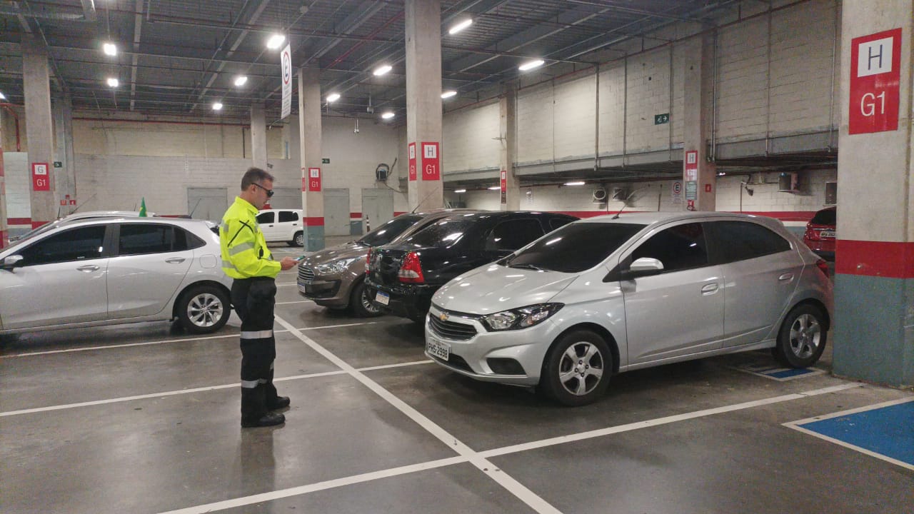 fiscalização para coibir estacionamento