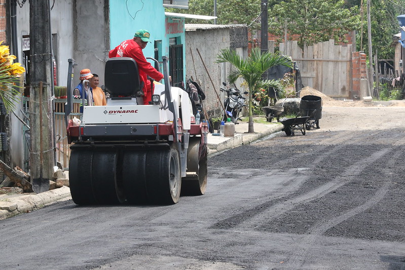 Ruas do bairro Monte Sião recebem serviços de recuperação asfáltica da Prefeitura de Manaus