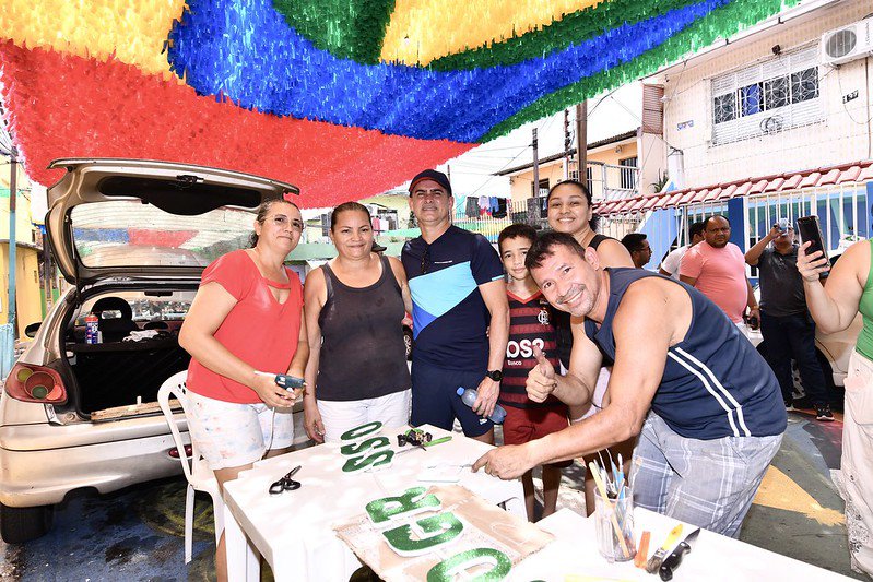 Prefeito David Almeida percorre ‘Ruas da Copa’ em Manaus