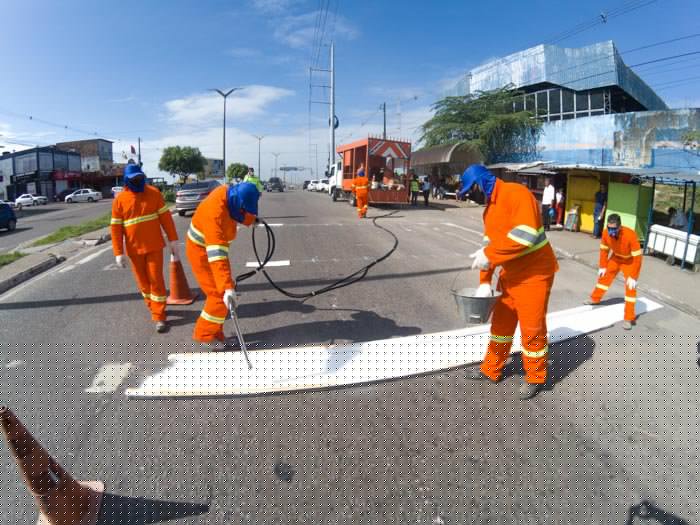 Prefeitura avança na implantação de sinalização viária em Manaus