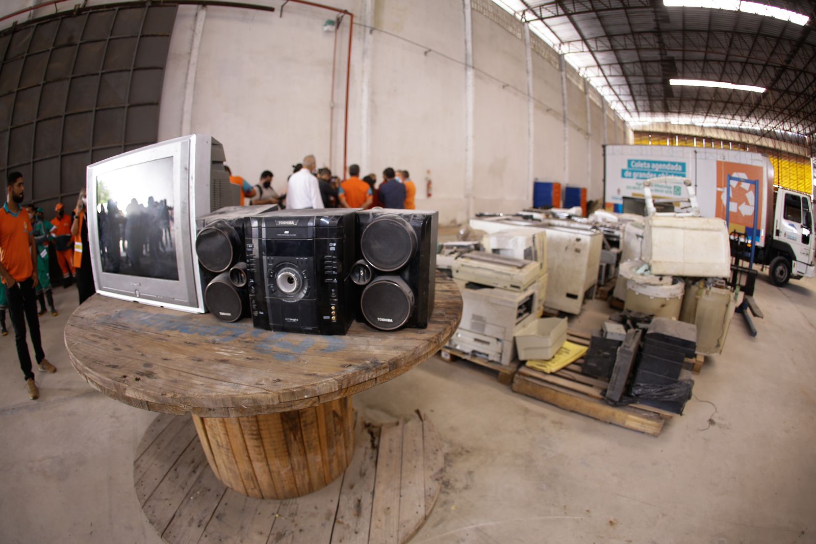 Prefeitura de Manaus e Abree realizam drive-thru de eletroeletrônico e eletrodomésticos pós-consumo