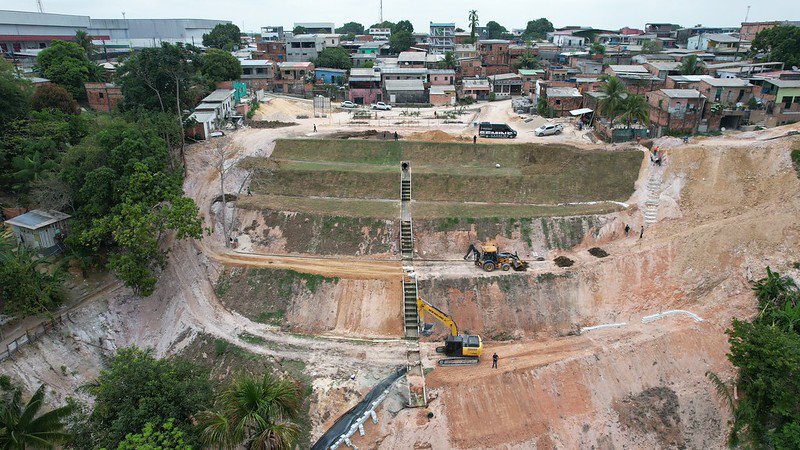 Prefeitura de Manaus entra na fase final das obras de contenção de erosão no bairro Cidade de Deus