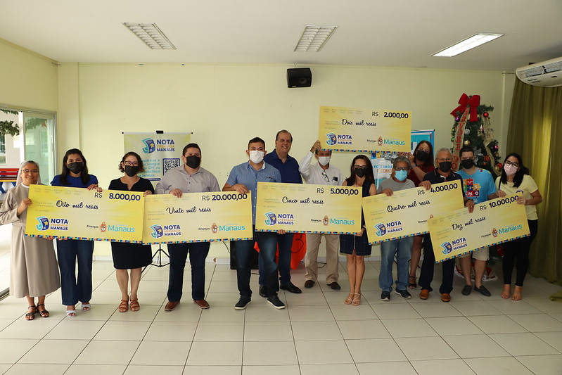 Prefeitura de Manaus entrega premiações aos contemplados de mais um sorteio da Campanha Nota Premiada