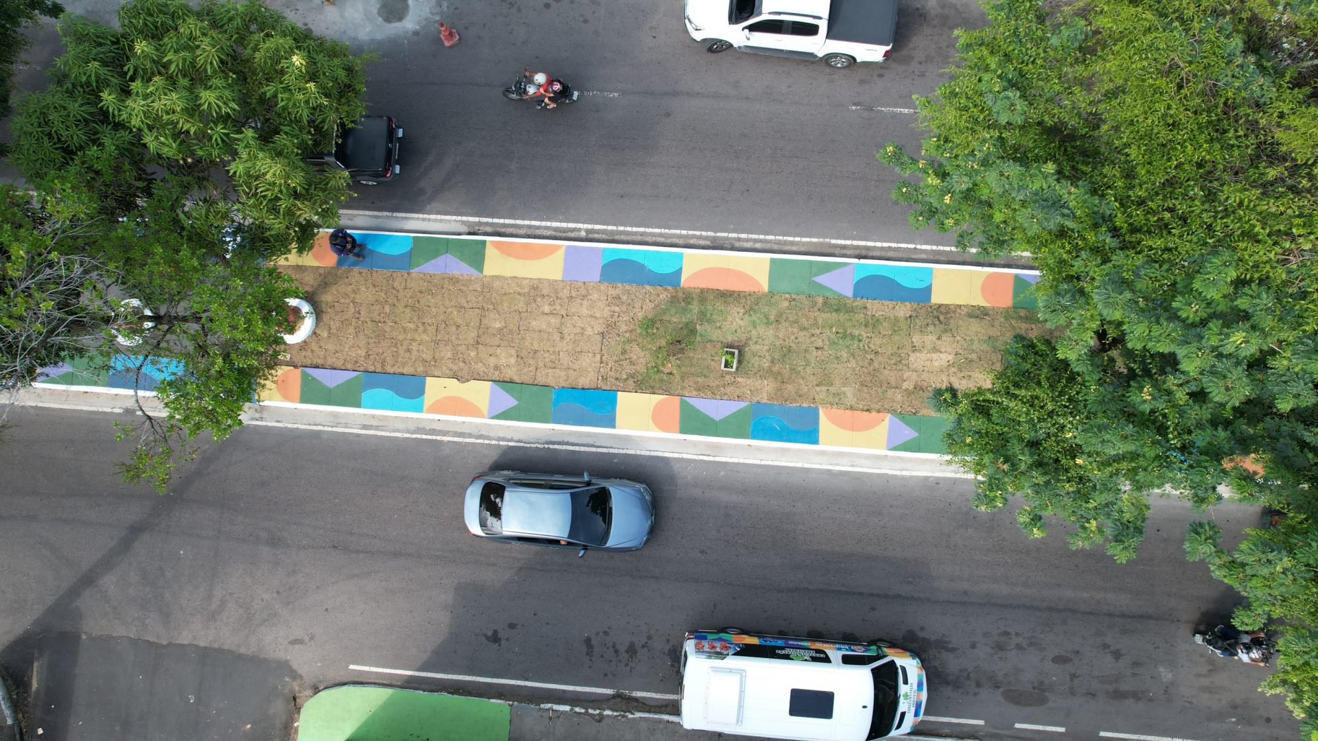 Prefeitura de Manaus inicia projeto de revitalização de canteiros centrais