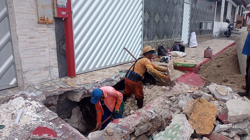 Prefeitura de Manaus realiza obra emergencial em rompimento de drenagem causado por ligações clandestinas