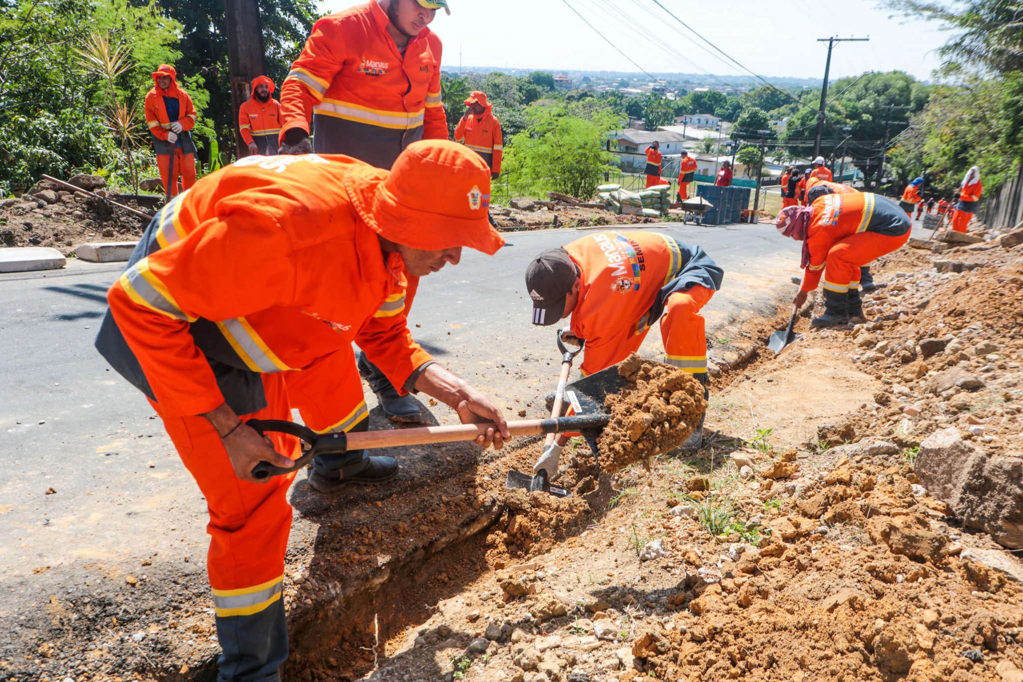 Prefeitura de Manaus trabalha na implantação de 170 metros de drenagem superficial na zona Norte
