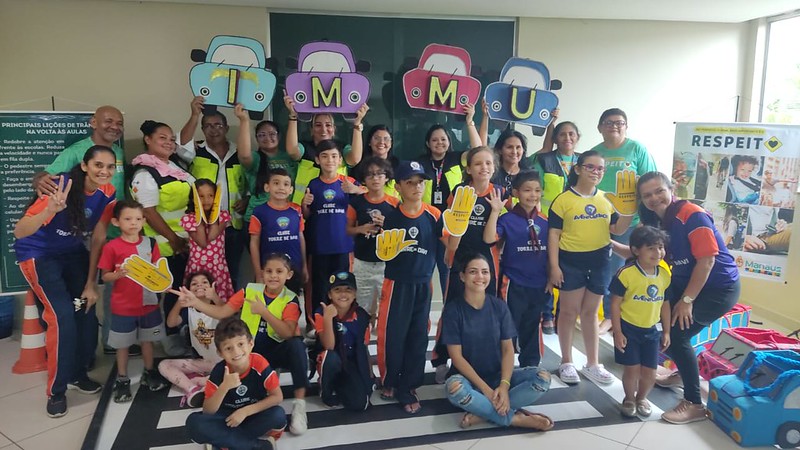 Prefeitura leva palestra sobre trânsito para clube de escoteiros de Manaus