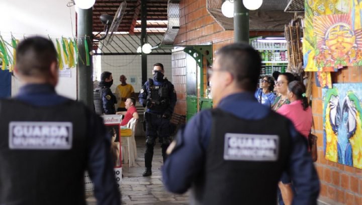 Guarda Municipal da Prefeitura de Manaus prende assaltante em flagrante durante patrulhamento preventivo