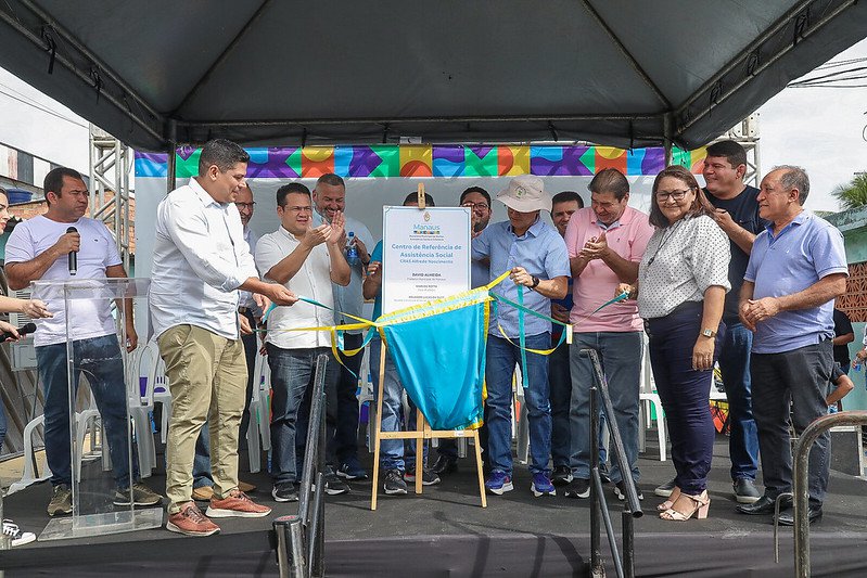 Prefeito David Almeida entrega Cras do Alfredo Nascimento totalmente revitalizado à população da zona Norte de Manaus