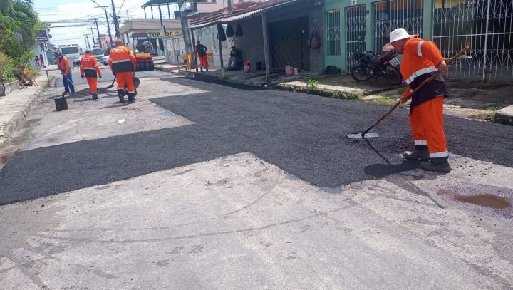 Prefeitura Entrega Via Nunca Antes Pavimentada aos Moradores
