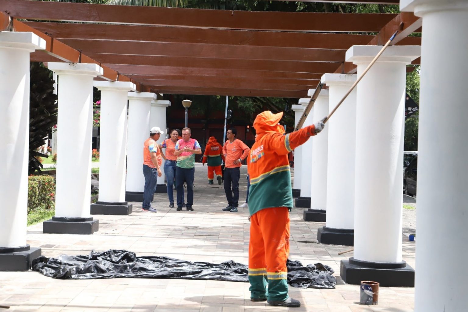 Prefeitura de Manaus executa serviços de revitalização no Centro e na Djalma Batista