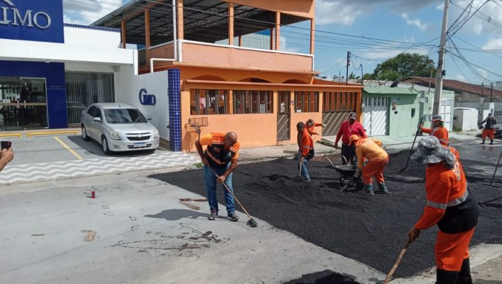 Prefeitura de Manaus realiza recuperação asfáltica em via do Cidade Nova