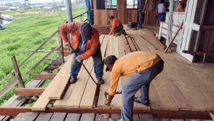 Prefeitura de Manaus realiza serviço de revitalização da feira da Panair