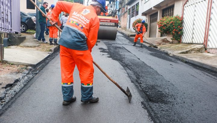 Programa ‘Asfalta Manaus’ recupera 119 ruas nos bairros da zona Centro-Oeste