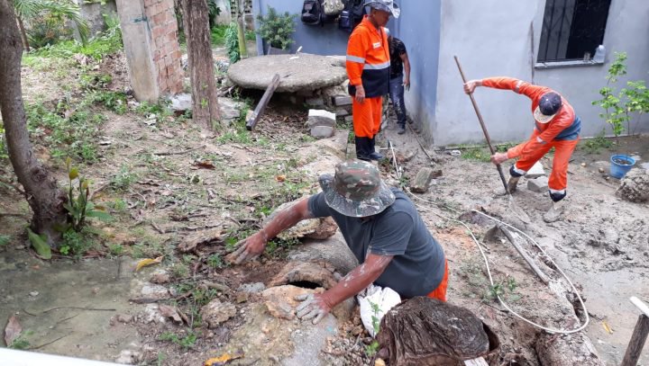 Prefeitura de Manaus atua em recuperação de rede de drenagem no Riacho Doce