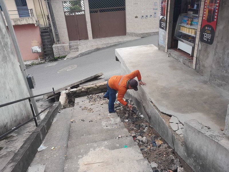 Prefeitura de Manaus recupera rede de drenagem na comunidade Monte Sinai