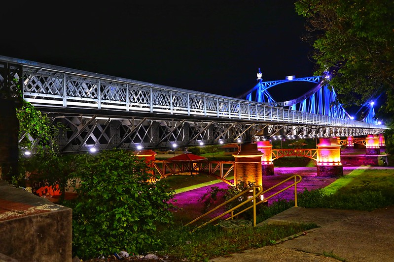 Prefeitura faz ajustes finais na iluminação especial da ponte Benjamin Constant