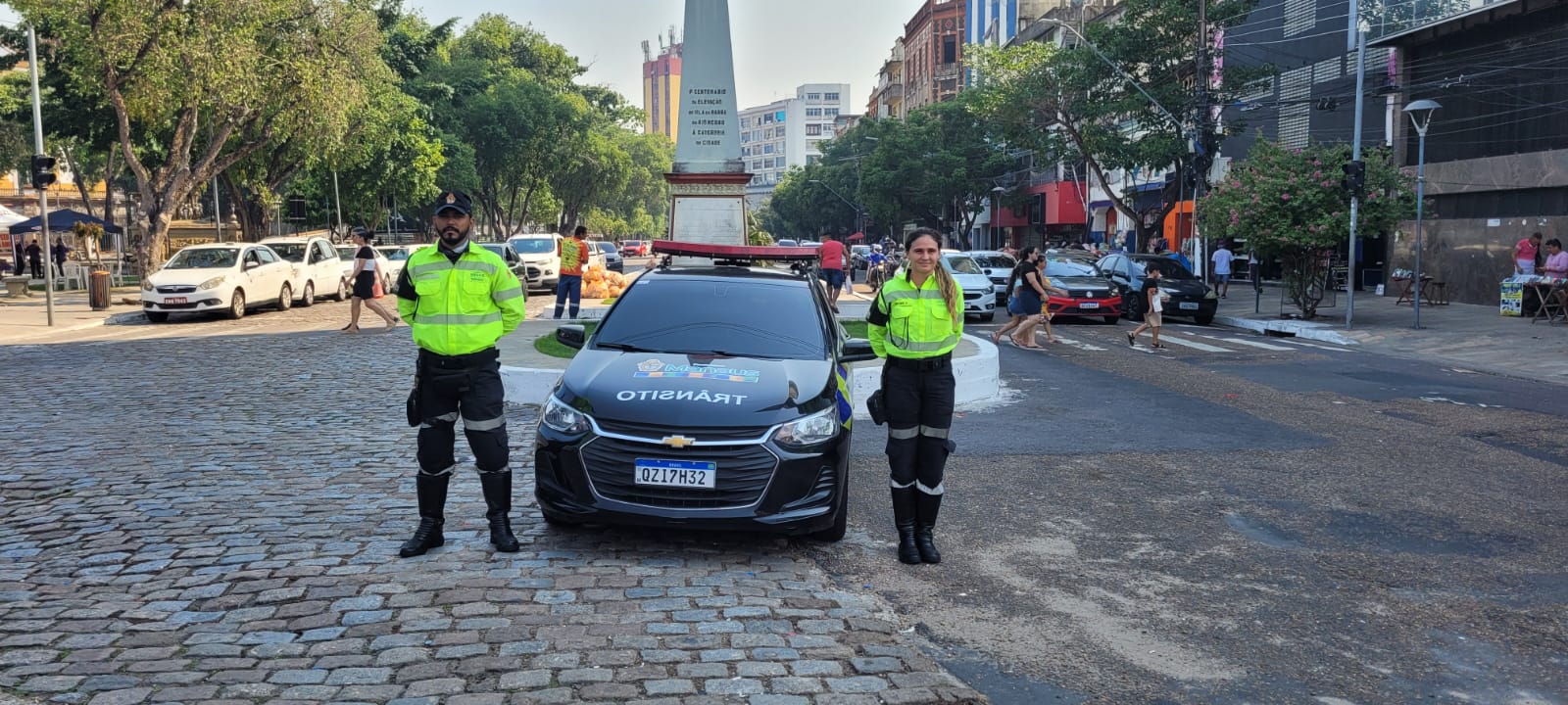 Irregularidades de estacionamento em vários pontos da cidade