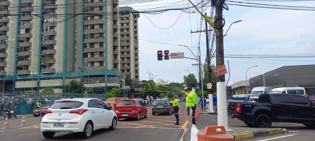 Alteração do trânsito e transporte