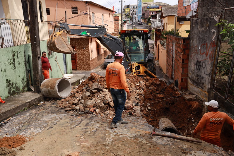 rede de drenagem profunda no bairro Alvorada