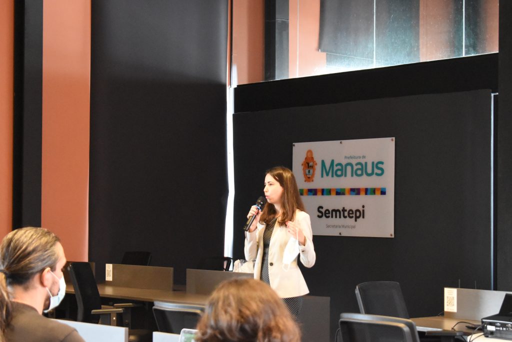Prefeitura de Manaus promove treinamento ‘Estratégias de Vendas para Mulheres utilizando o ChatGPT’