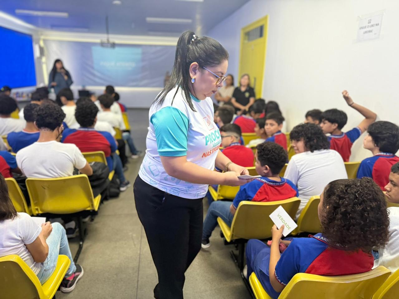 Prefeitura reforça educação para o consumo em escola na zona Leste