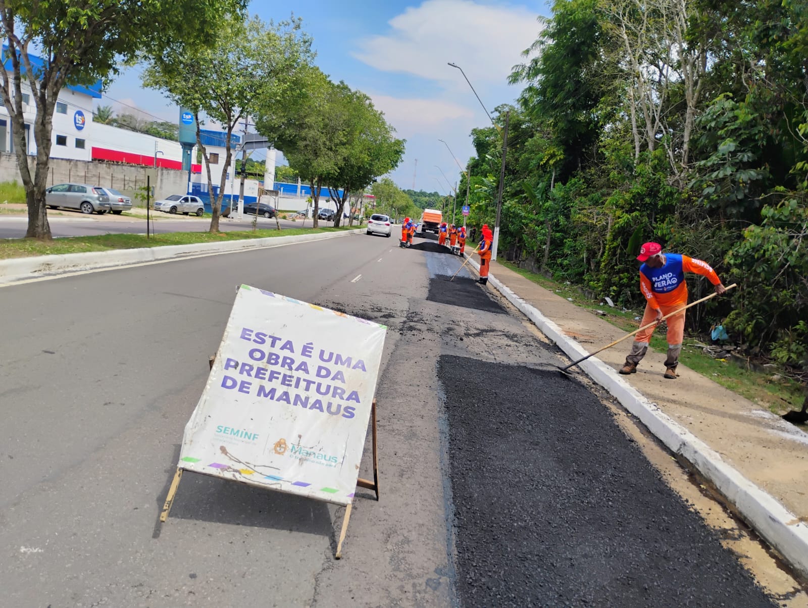 ‘Plano de Verão’ da prefeitura avança com força total e leva novo asfalto para as zonas Oeste e Centro-Oeste de Manaus