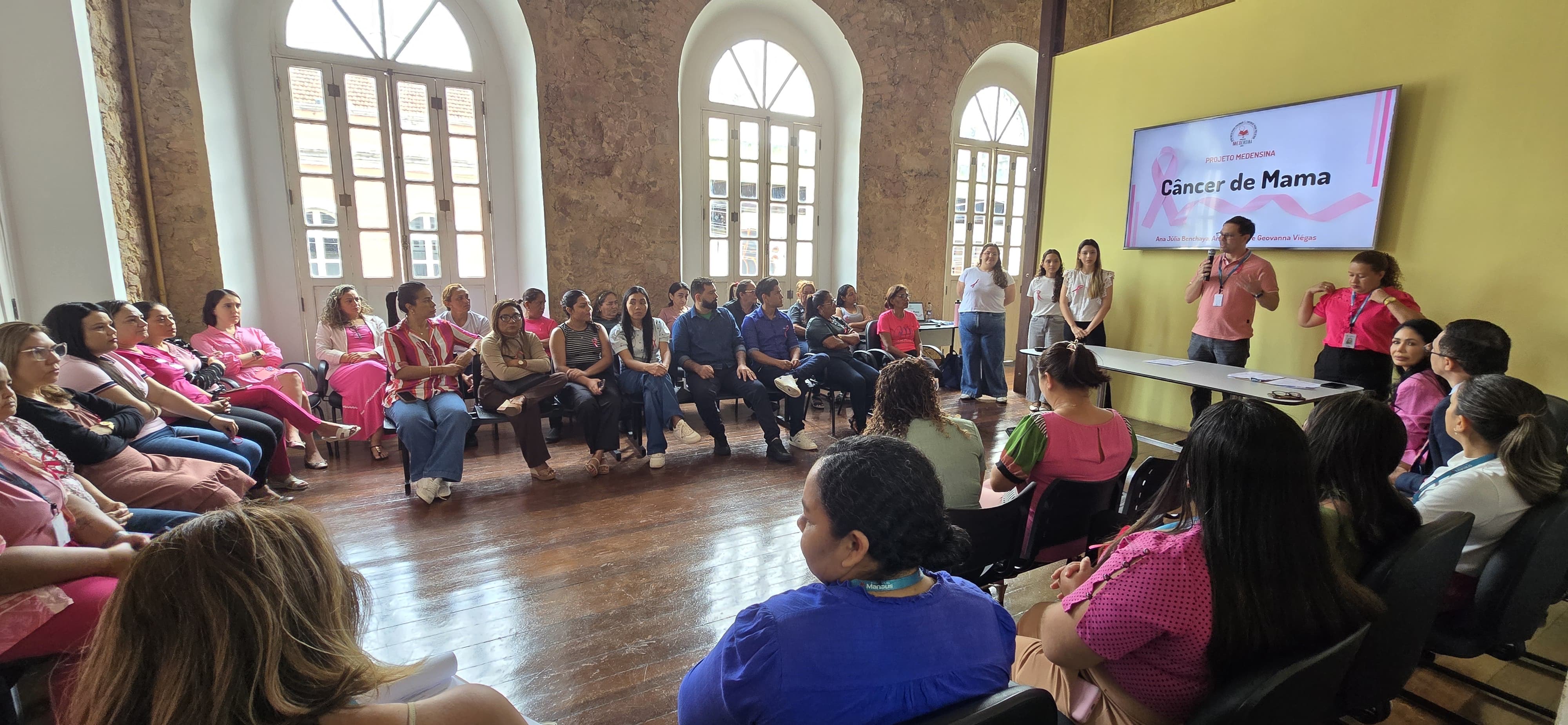 Prefeitura de Manaus promove manhã de cuidado e conscientização no ‘Outubro Rosa’ com servidoras da Manauscult