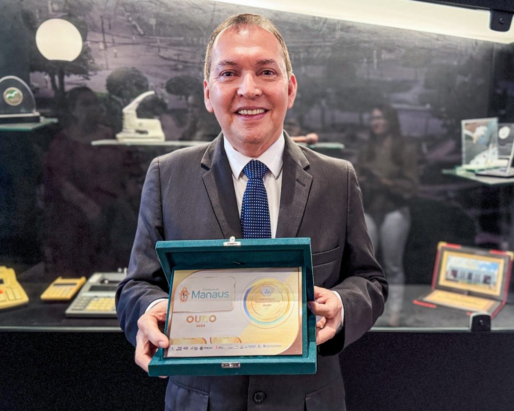 Arnaldo Gomes Flores, novo controlador-geral do município
