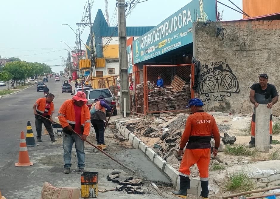 Prefeitura de Manaus avança com drenagem na avenida Autaz Mirim e reforça proteção da via na zona Leste